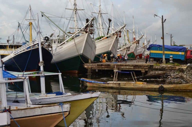 Makassar port Sulawesi panorama