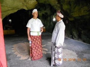 Bali cave temple Bali Authentique guide client Jean Pierre