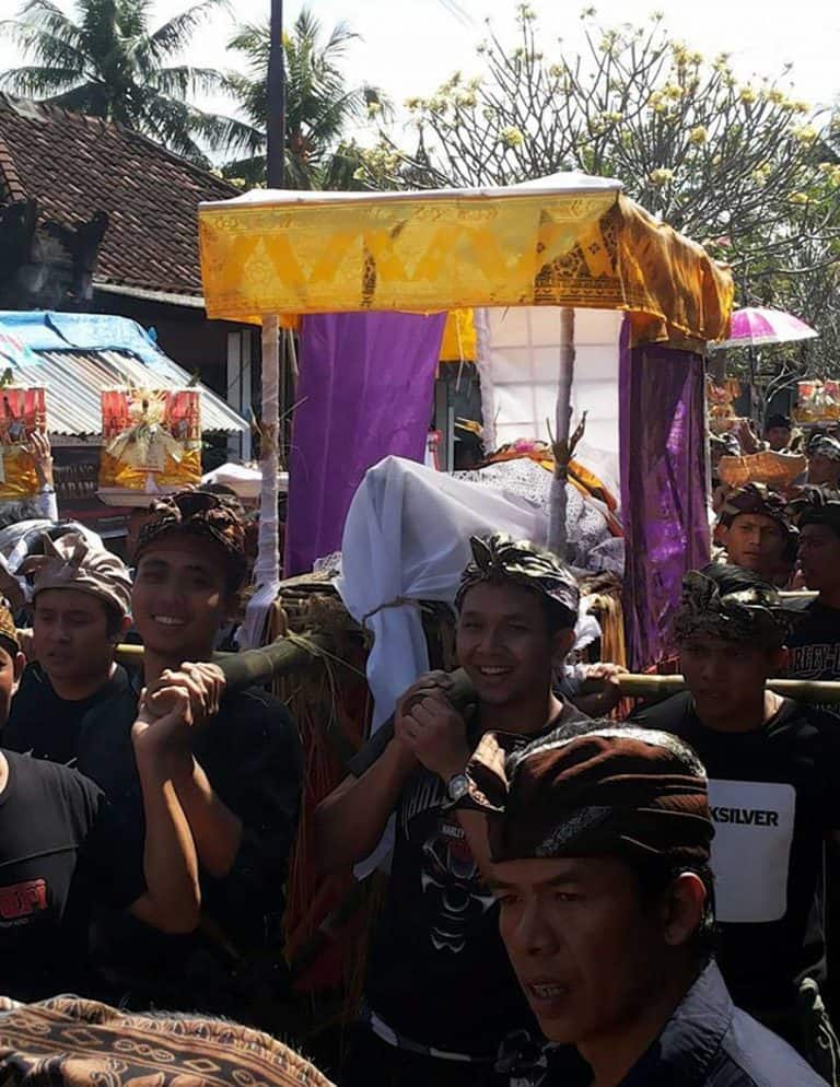 Bali Ceremonie cremation throne