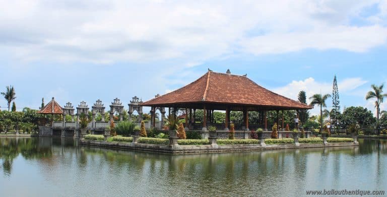 Bali ujung karangasem soekasada piscine