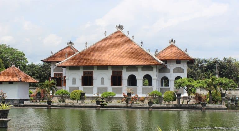 Bali ujung palais karangasem piscine pano