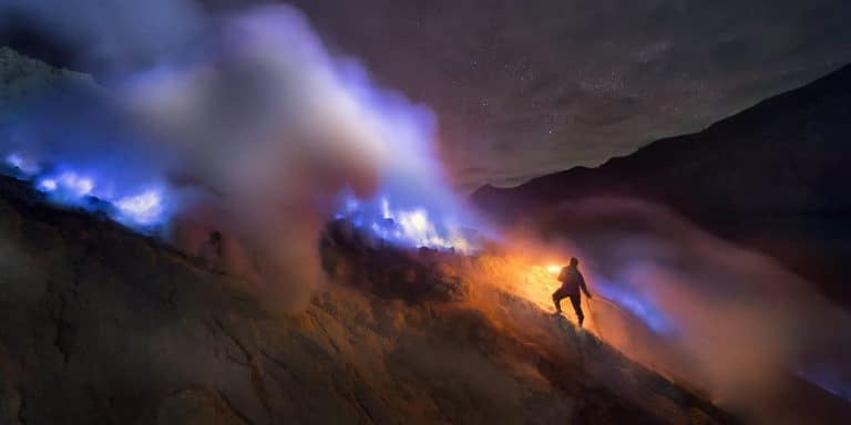 lumières bleues ijen java