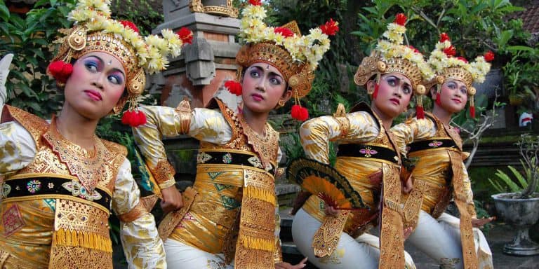 danse balinaise costumes balinais traditions panorama
