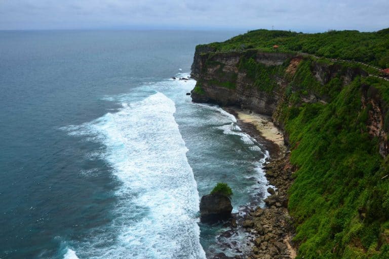 falaise temple uluwatu bali