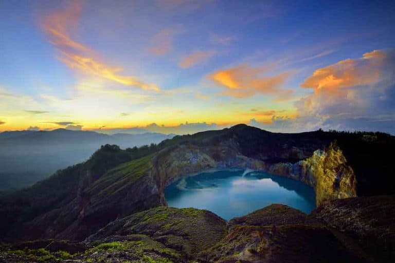 flores mont kelimutu volcan trek