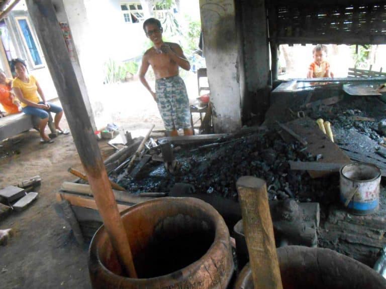 forgeron java pande besi artisant indonesien