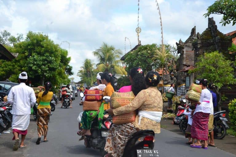 galungan bali festivité indonesie