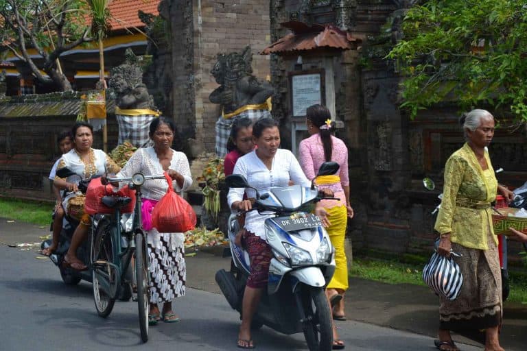 galungan fête offrandes cérémonie