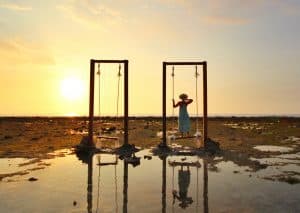 Gili Trawangan balançoire coucher de soleil iles Gili Indonésie Lombok