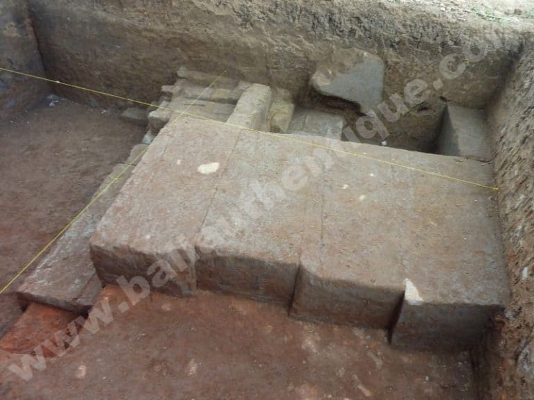grand temple hindou decouvert ile bali sous terre