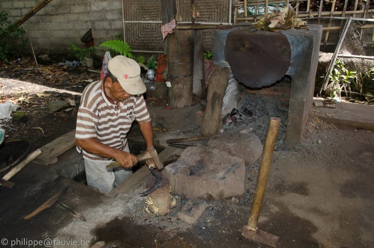 métier traditionnel indonésie bali