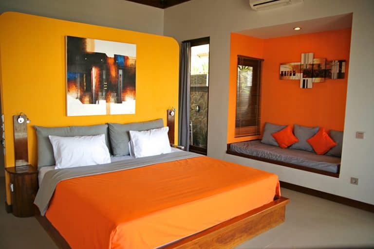 hotel bali candidasa chambre colorée