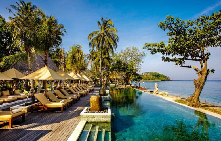 hotel lombok indonésie piscine vue mer