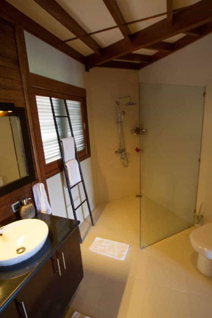 hotel lombok indonésie salle de bain