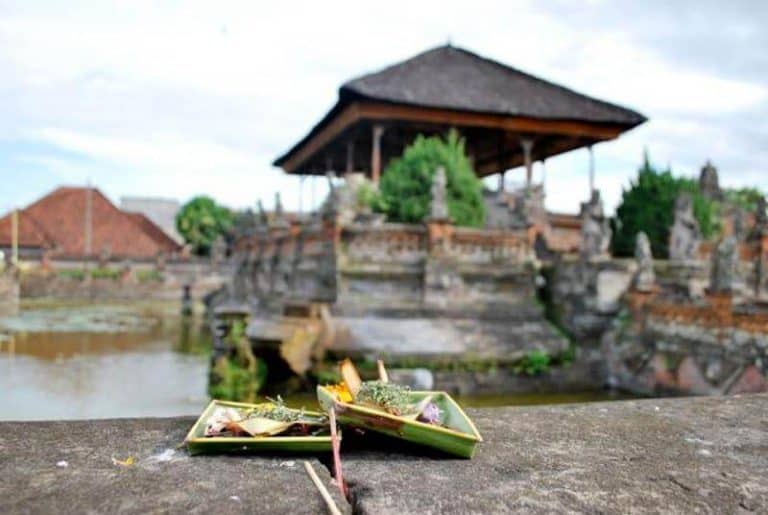 offrandes Bali palais Klungkung