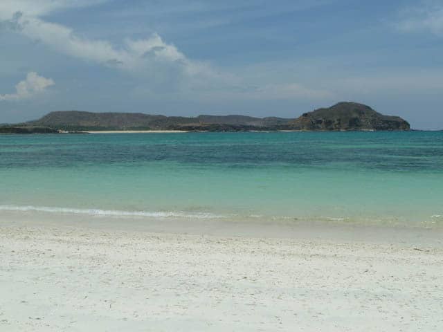 kuta lombok plage paradisiaque sable blanc