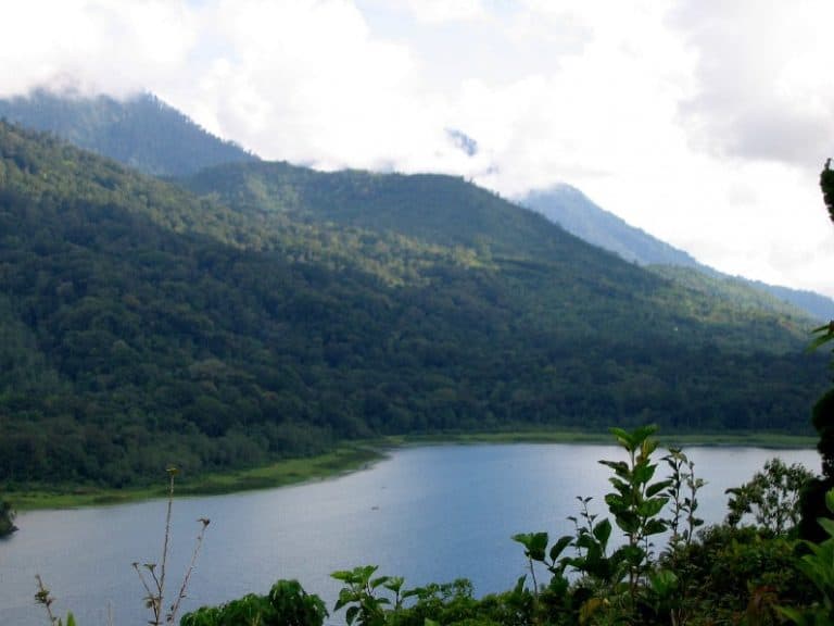 lac bratan buyan tamblingan volcans bali indonesie