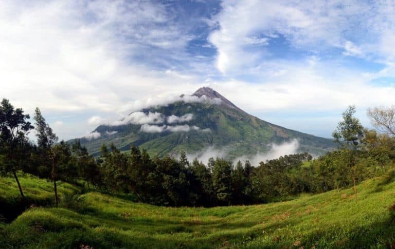 Merapi volcano Java voyage