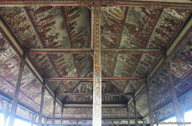 palais balinais klungkung plafonds