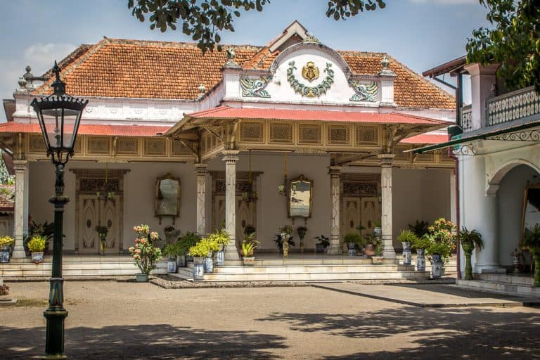 entrée du keraton palais sultan indonésie