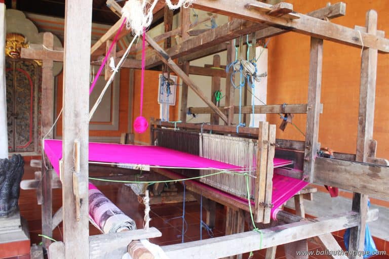 palais klungkung fabrique chiffon traditionnel