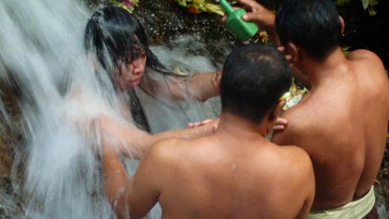purification ceremonie bali eau pure
