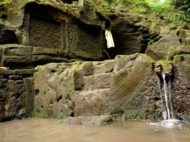 site tantrique bali bain purification decouverte