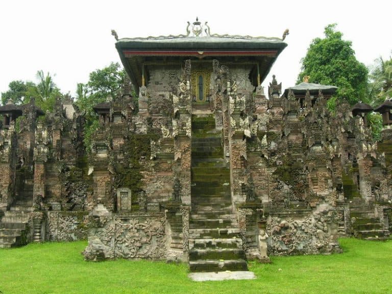 temple bali singaraja indonesie culture locale