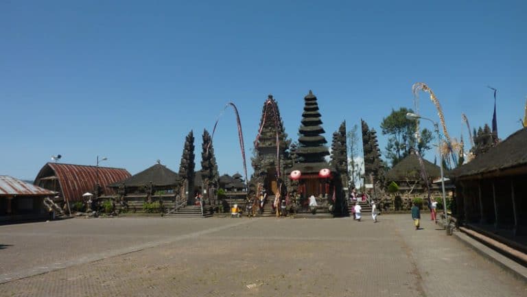 temple ile bali ulun batur