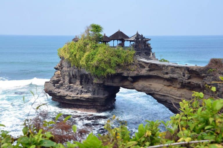 temple sur l'eau tanah lot