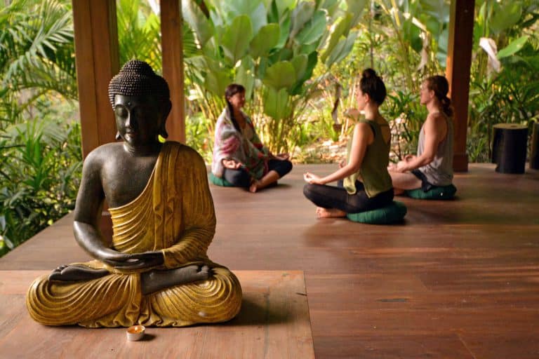 effectuer une retraite de yoga bali